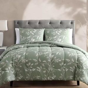 HALLMART COLLECTIBLES 3pc Comforter Set